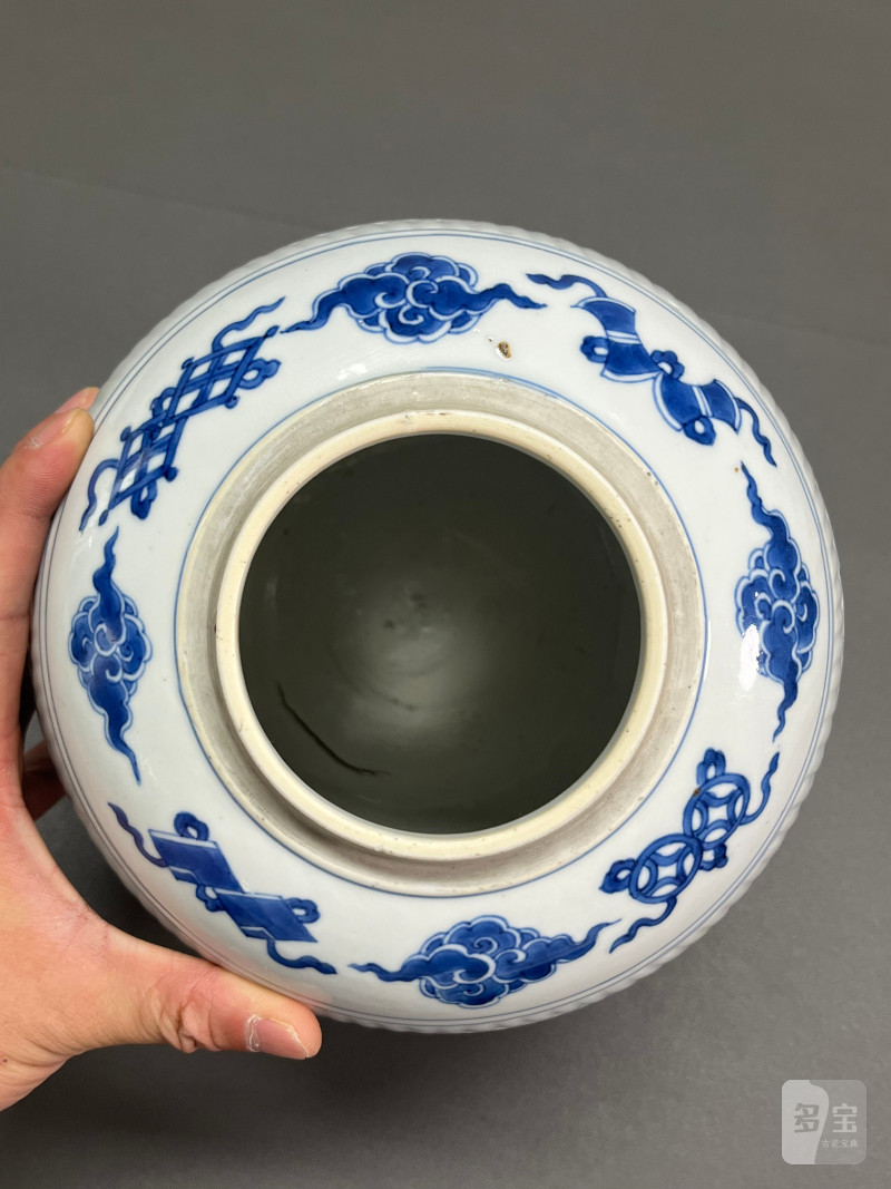 清康熙  青花龙凤纹瓜棱罐（带木盖） - 图12
